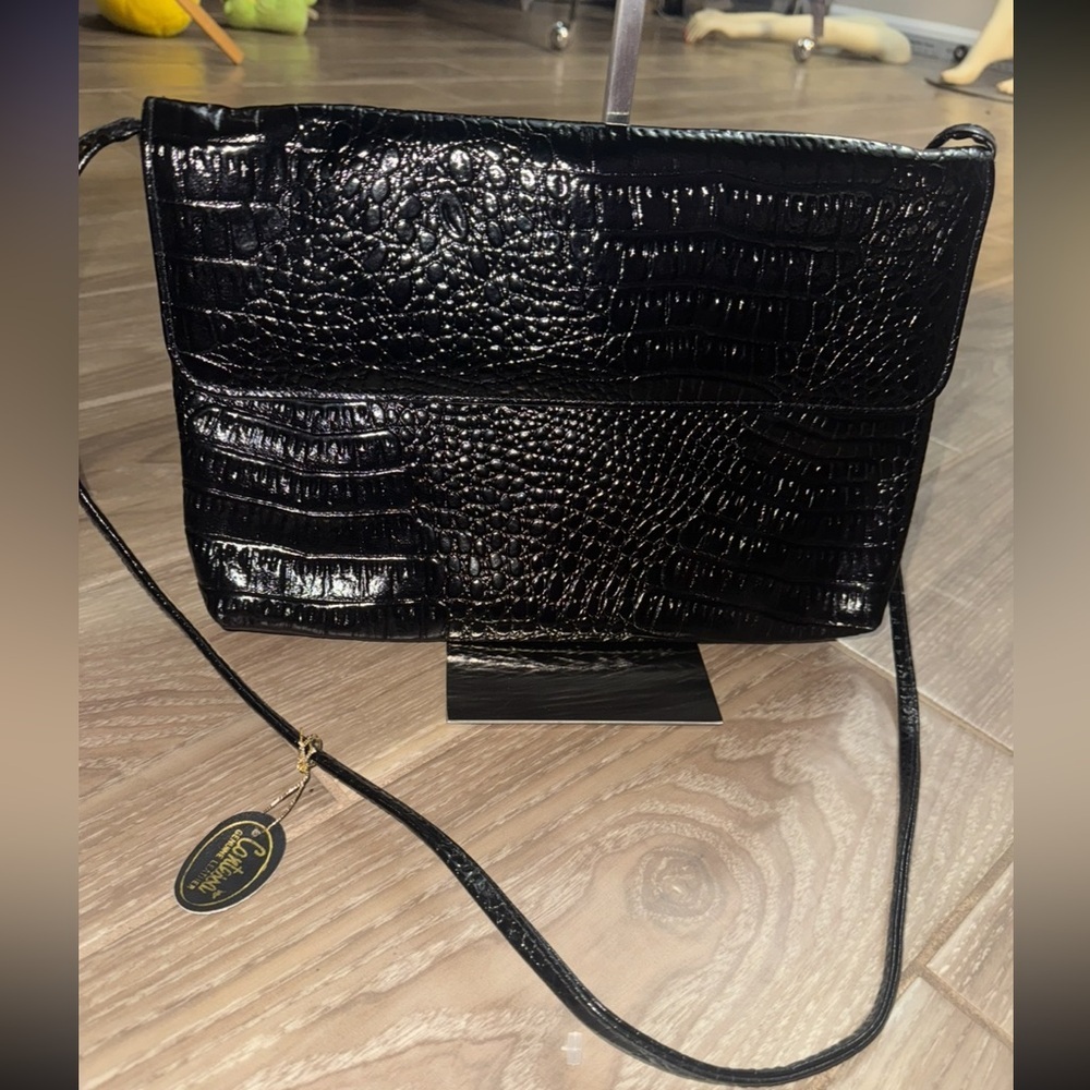 New Vintage Contessa genuine Leather crocodile embossed shoulder purse/ Clutch